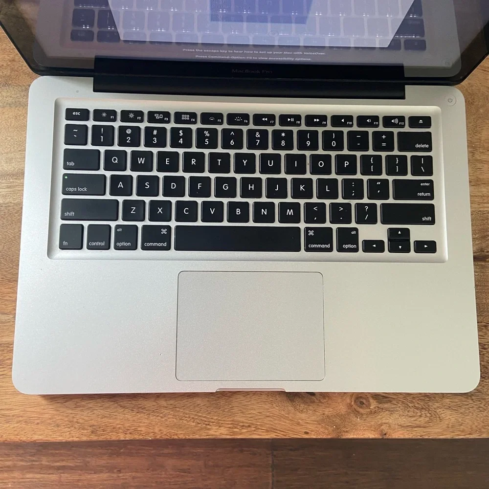 Apple MacBook - Silver with Black Keyboard